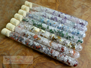 Set mit 7 Chakra-Stäben und Holzständer - quintESSENCE Edelsteinwasser-CHAKRA-Stab